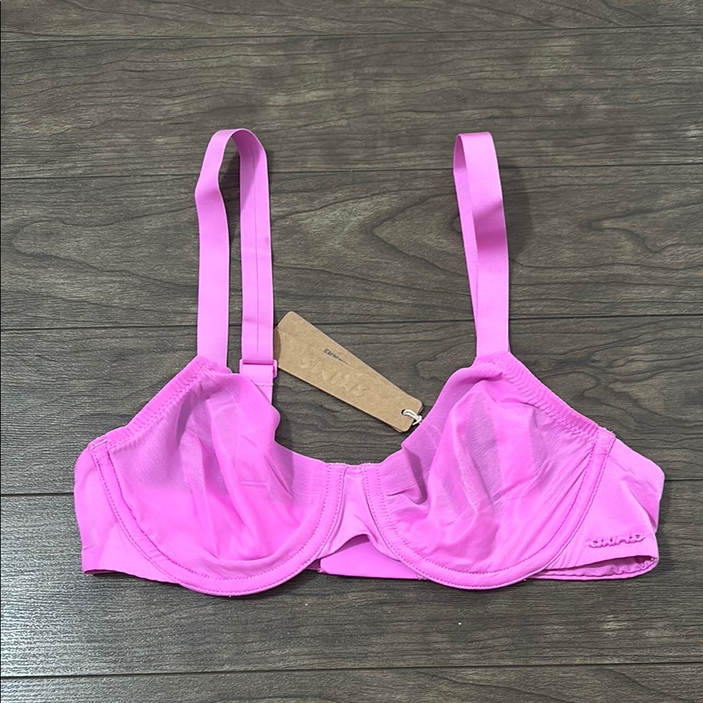 SKIMS Pink Bra Sold Out limited edition
